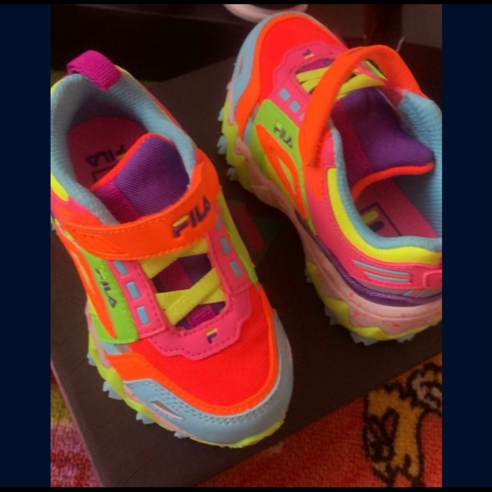 Filas Size 7c